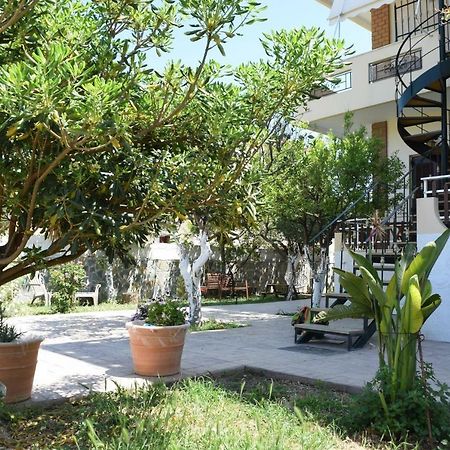 Central House With Quiet Garden Kissamos Bagian luar foto